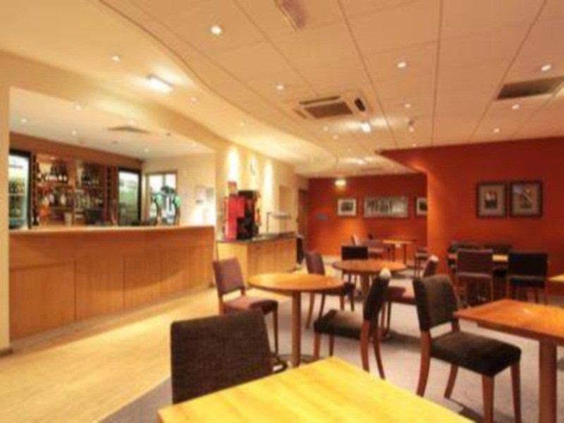 Travelodge Birmingham Central Broadway Plaza Экстерьер фото