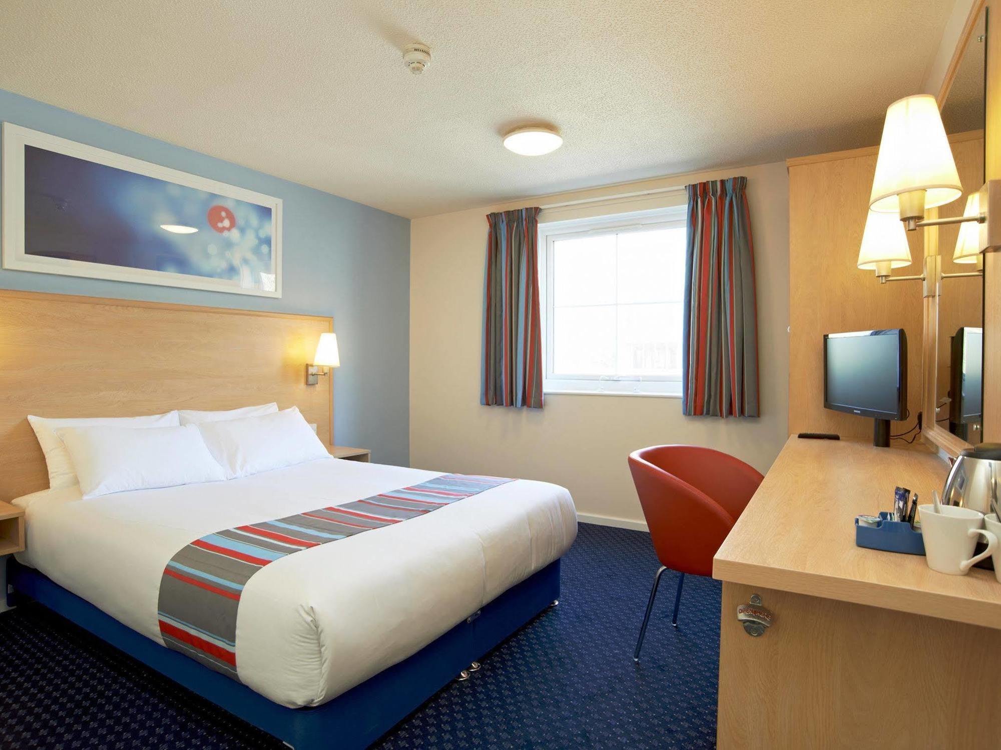 Travelodge Birmingham Central Broadway Plaza Экстерьер фото