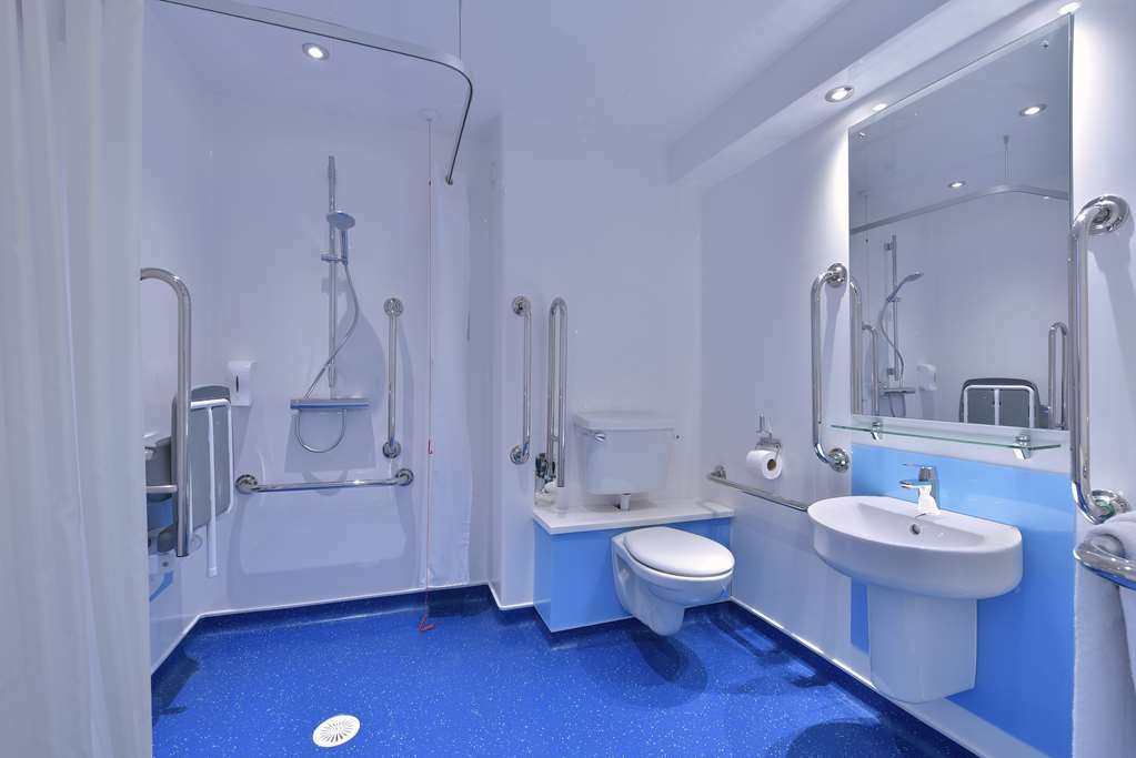 Travelodge Birmingham Central Broadway Plaza Номер фото